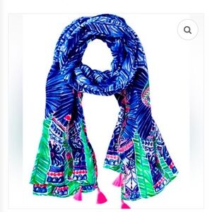 💙💞Lilly P💞💙 NWOT Seaspray Wrap/Scarf in Resort Navy Costa Verde Engineered.